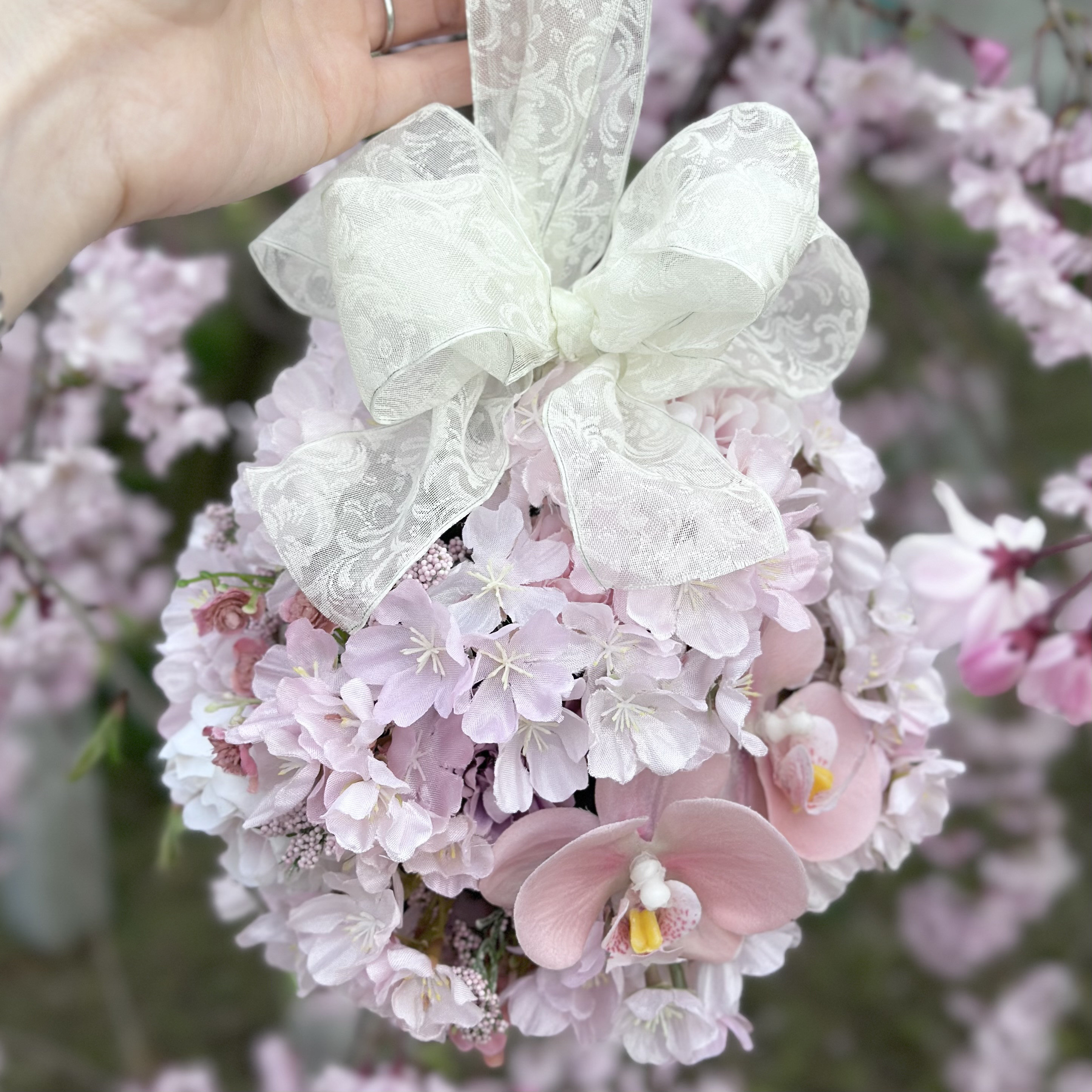 【受注制作 • 春におすすめ】ふんわりピンク♡たっぷり桜のボールブーケ