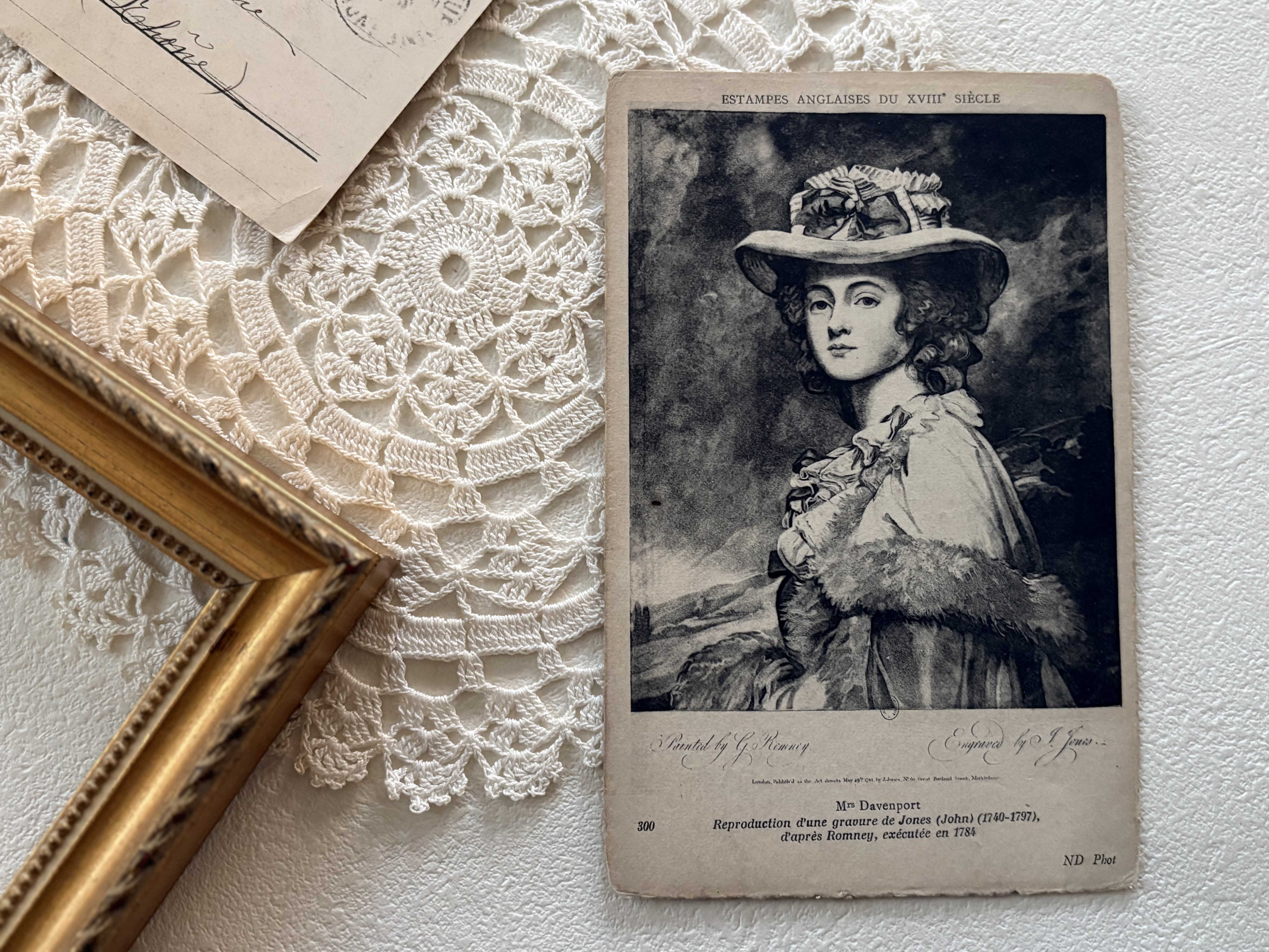 フランス Vintageポストカード Mrs Davenport ダベンポート夫人 版画