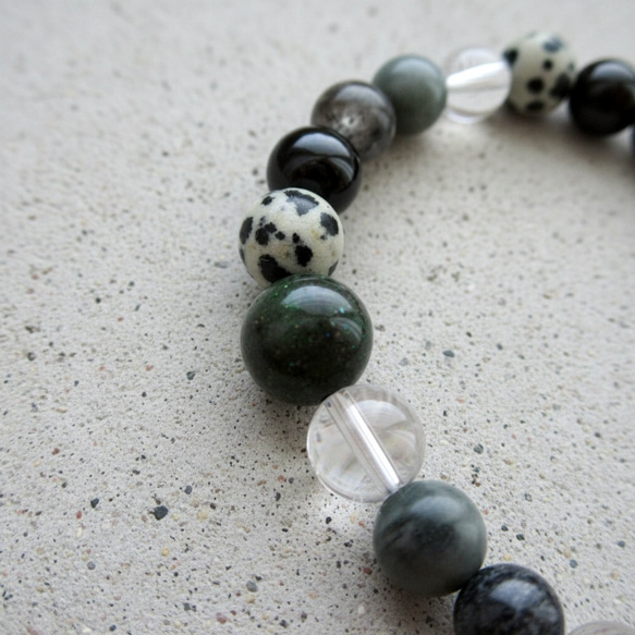 モノトーンの世界/富士山溶岩・ブラックオパール・ガーネット・イーグルアイ・グラファイトインクォーツ・水晶、他 3枚目の画像