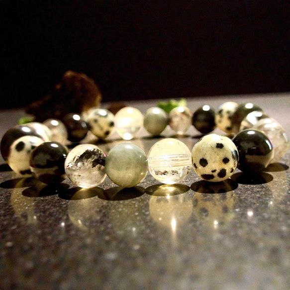 モノトーンの世界/富士山溶岩・ブラックオパール・ガーネット・イーグルアイ・グラファイトインクォーツ・水晶、他 8枚目の画像