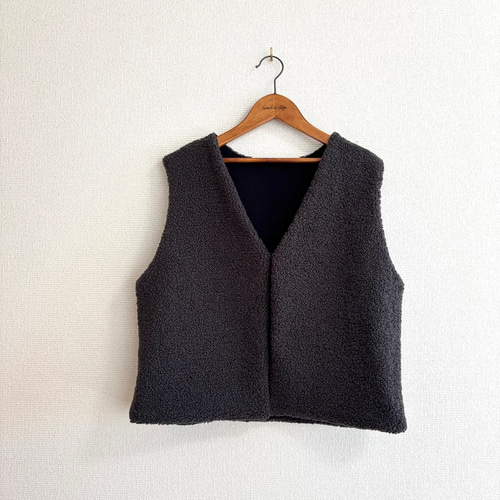 ボアベスト/チャコール ベスト umeyo 通販 20305527｜Creema(クリーマ)