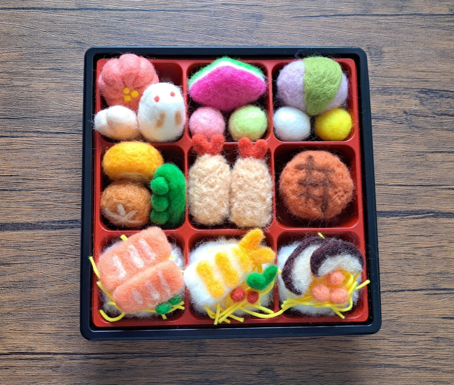 お祝いひな祭りお弁当　【羊毛フェルト】