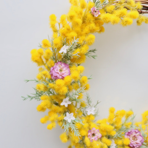 ミモザの三日月リース（アーティフィシャルフラワー） アートフラワー
