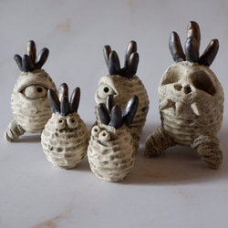 ミニ白樹土鬼香立て2　塊根植物　多肉植物　盆栽　植木鉢　作家鉢　ミニチュア　沖縄 7枚目の画像