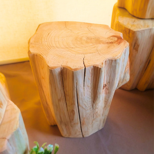 いい香り ナチュラルウッドのテーブル・スツール 無垢無塗装 節残し