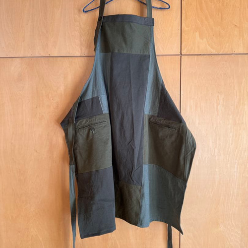 SOLD/SAYOCAFE「暮らしを楽しむシリーズ」パッチワークエプロン(カーキ