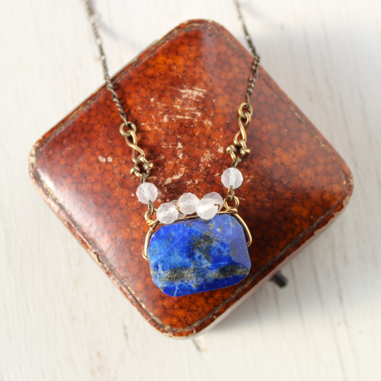 ラピスラズリ・がま口みたいなペンダント・ネックレス　ポルトモネ