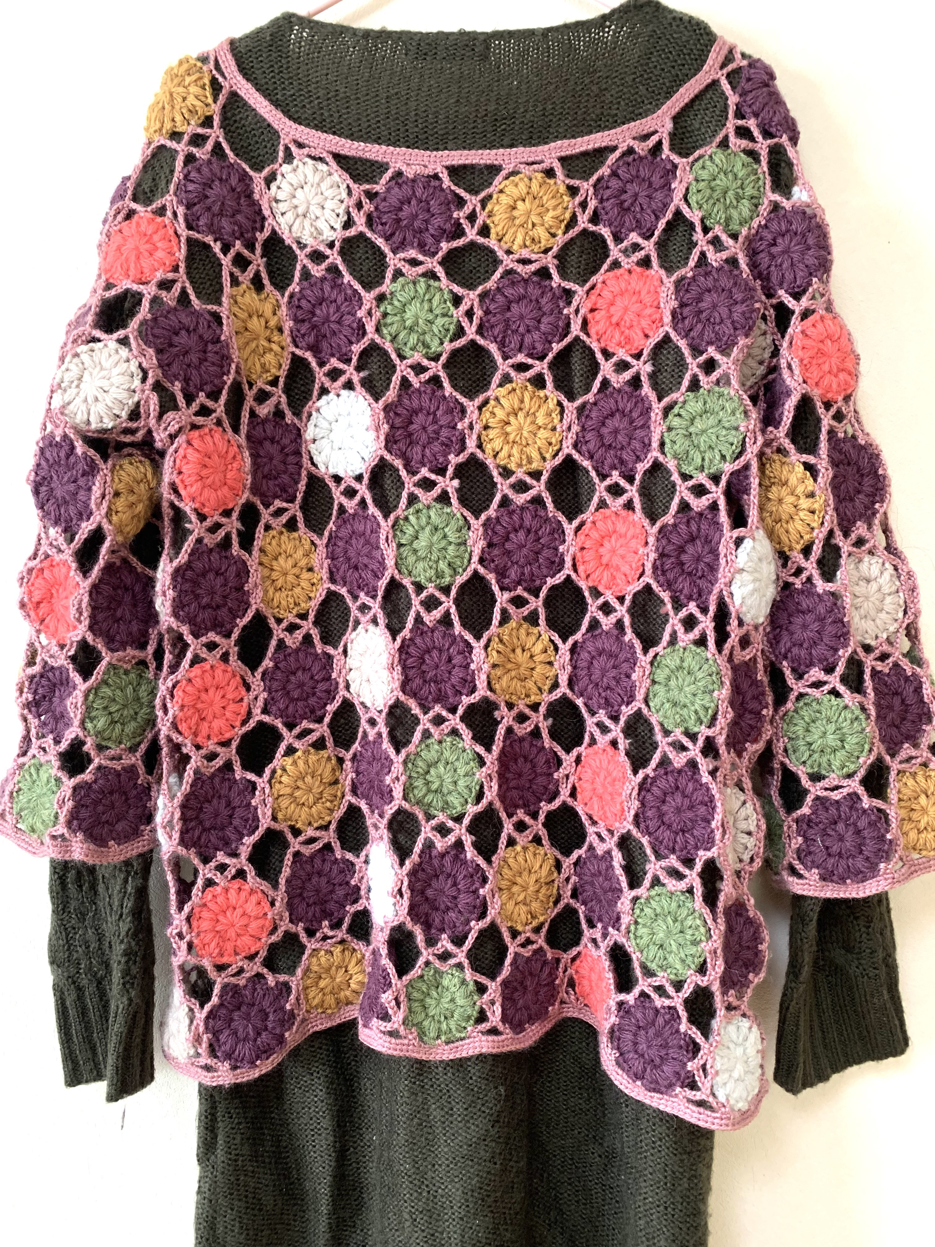 可憐なモチーフニット