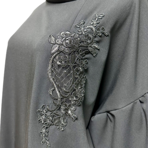 振袖　着物リメイク　ドレス　黒×菊竹橘　和柄　ワンピース　ハンドメイド 振袖 着物リメイク ドレス 黒×椿や菊 和柄 ワンピース ハンドメイド