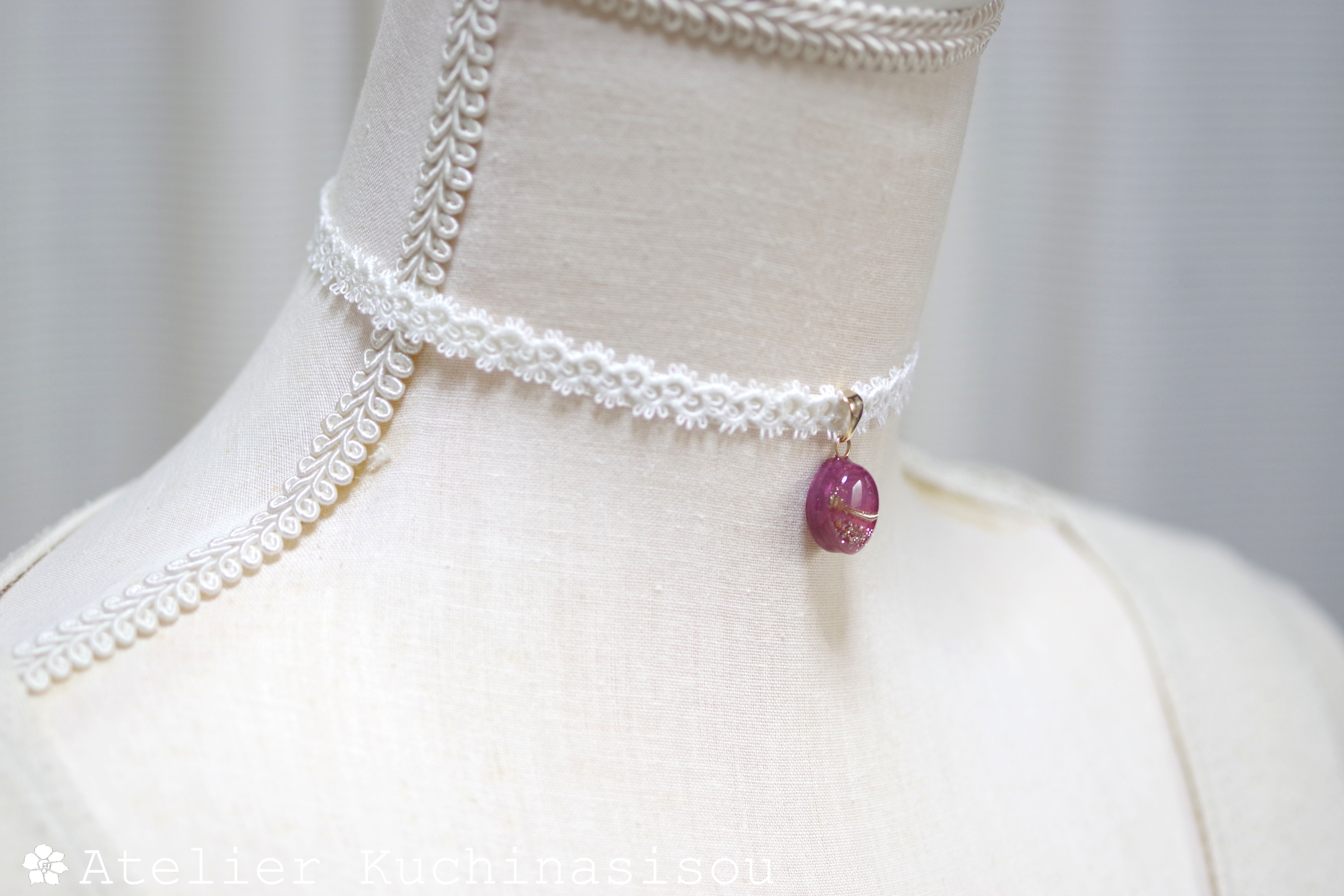 【受注製作】レジンアート　マーキスモチーフとタティングレースとサテンリボンのチョーカー〈屍骨と花〉