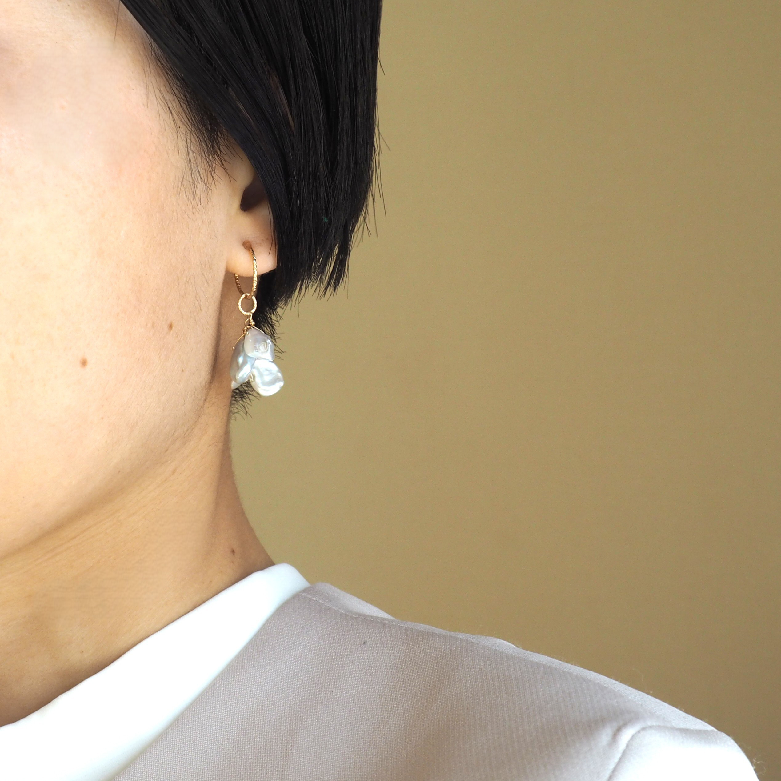 6月誕生石/14kgf/淡水パール　ケシパール　痛くないイヤリング　ピアス　チャーム　大ぶり　天然石　華やか　セレモニー