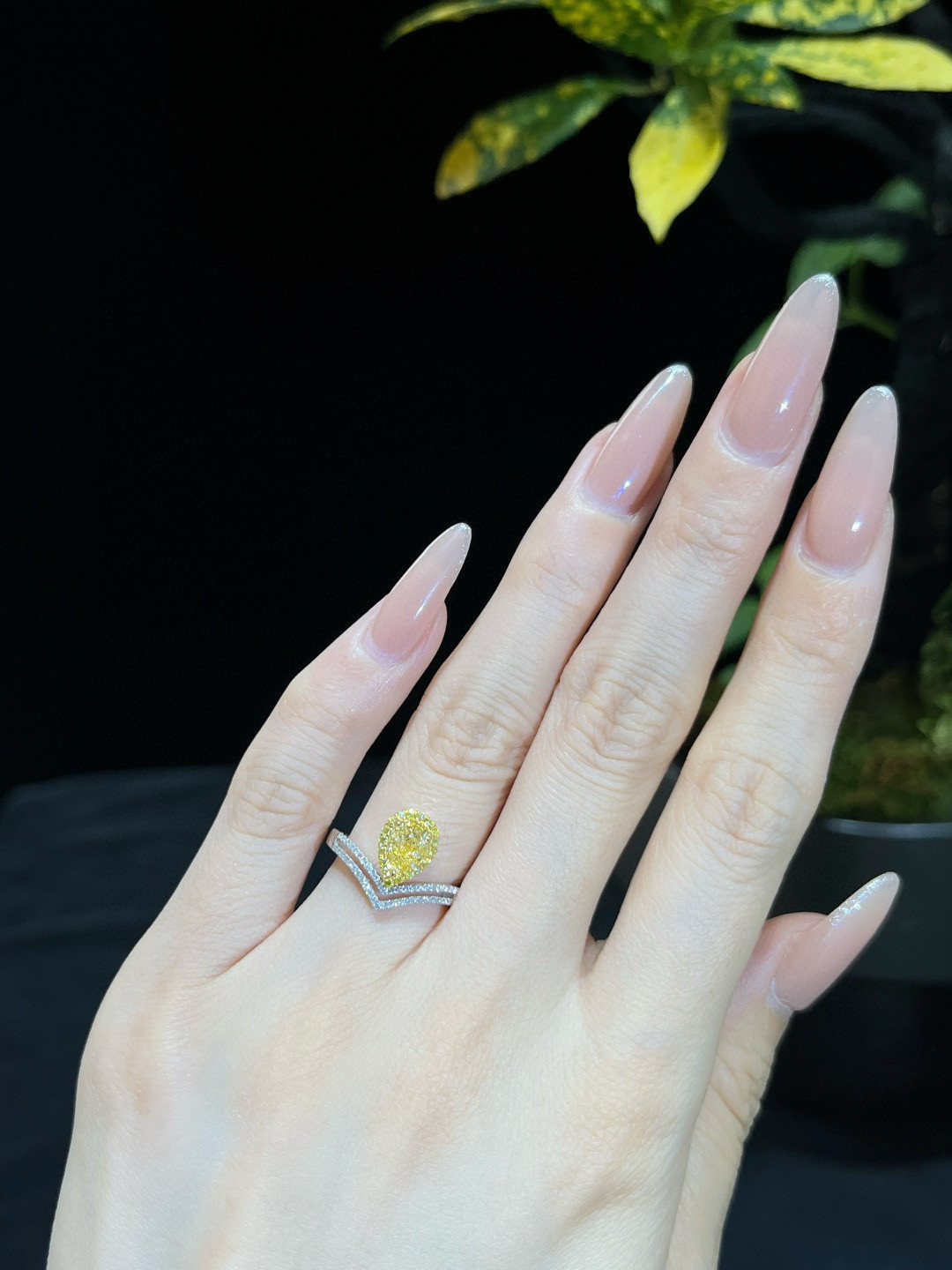 「GIA鑑定書」細工  K18  天然イエローダイヤモンド　天然ダイヤモンド　リング　純愛　女性　女王　0.75ct