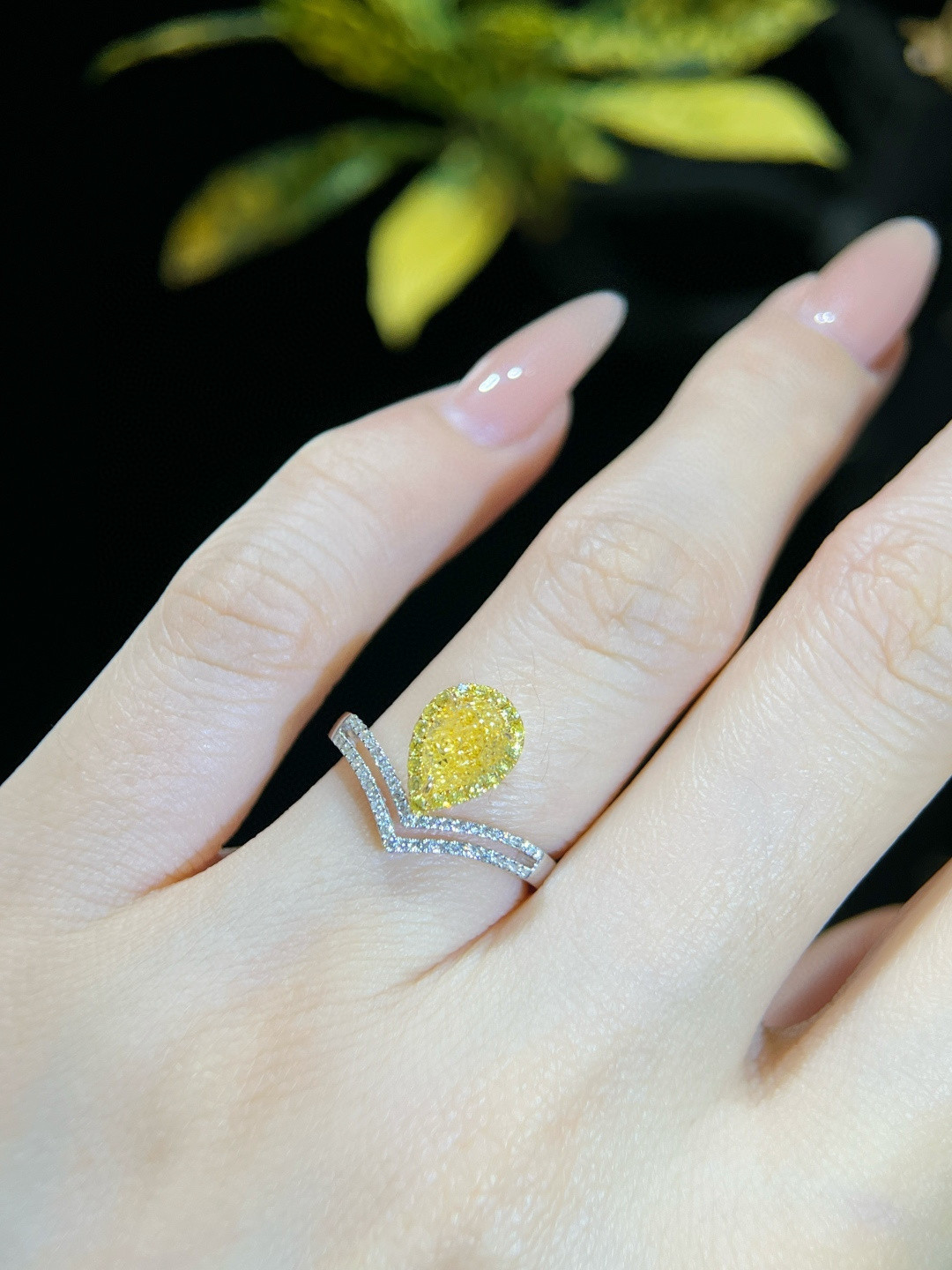 「GIA鑑定書」細工  K18  天然イエローダイヤモンド　天然ダイヤモンド　リング　純愛　女性　女王　0.75ct