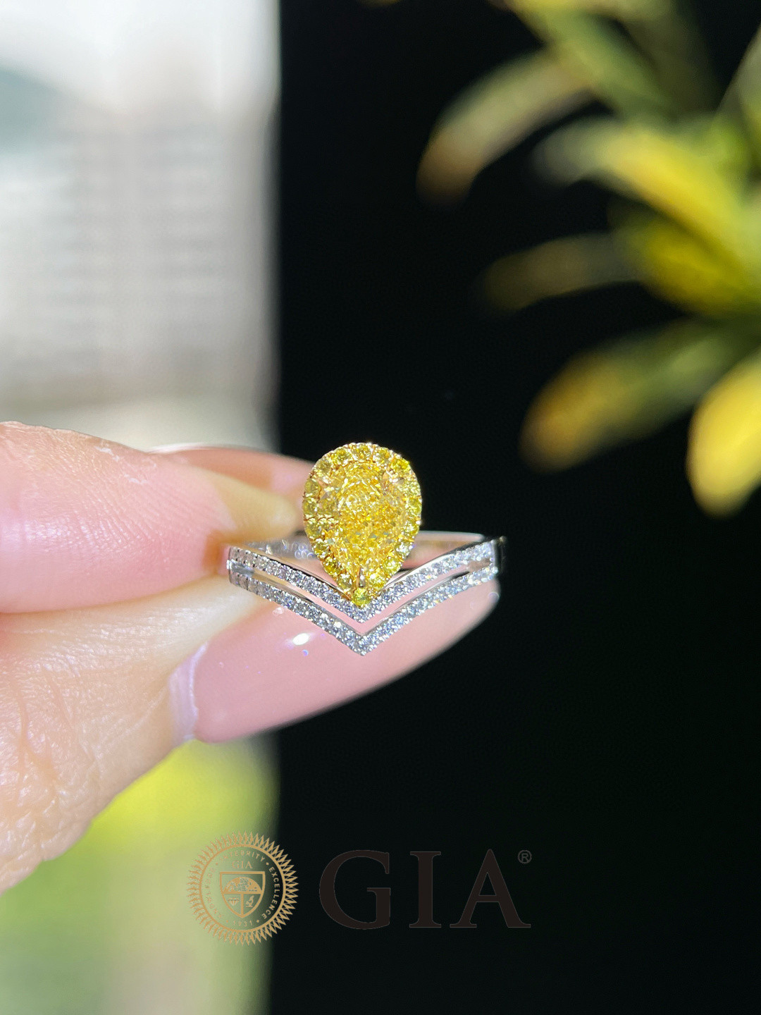 「GIA鑑定書」細工  K18  天然イエローダイヤモンド　天然ダイヤモンド　リング　純愛　女性　女王　0.75ct