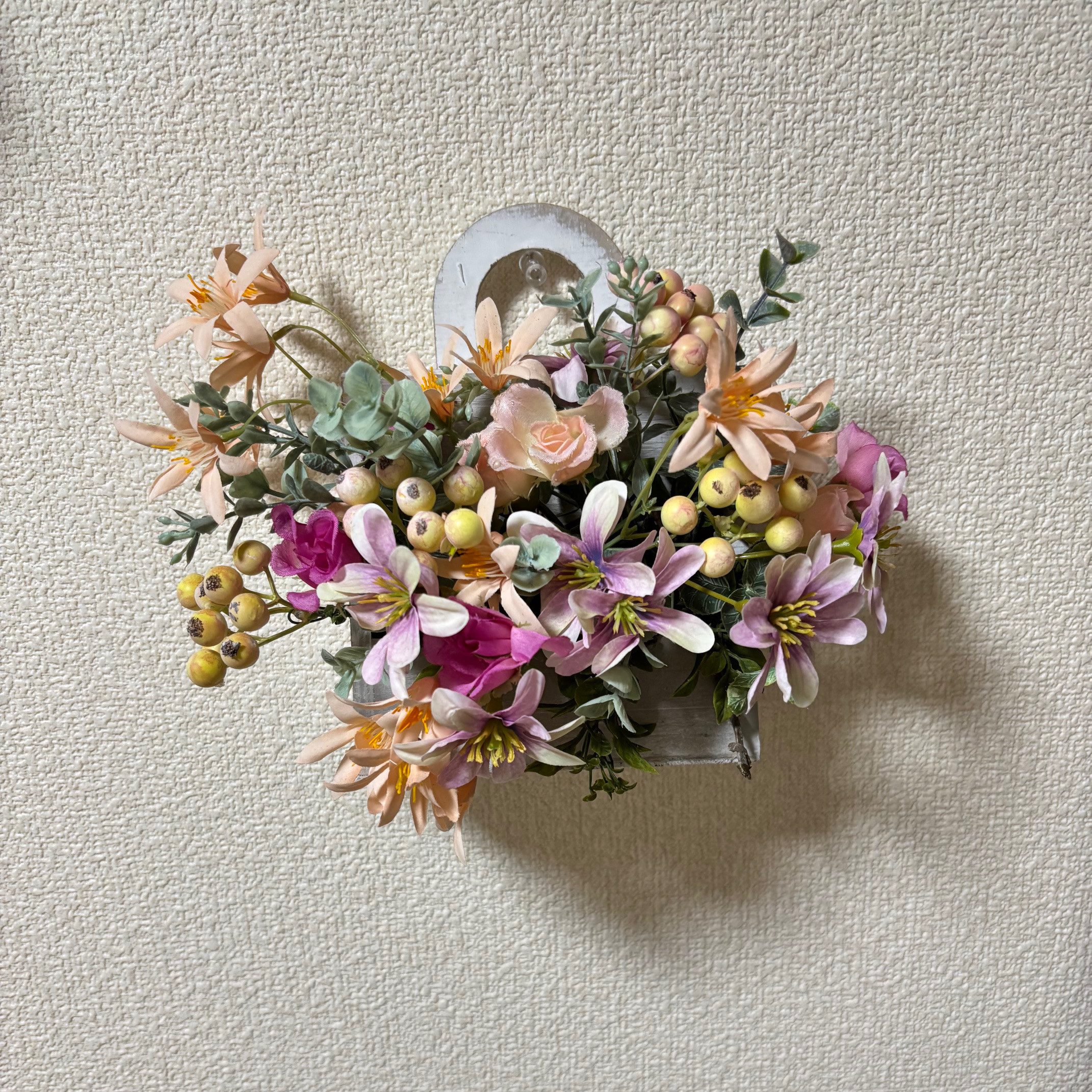 【送料無料】春☆ハンギングボックス　ホワイト　デイジー　オレンジ　ピンク　アレンジメント