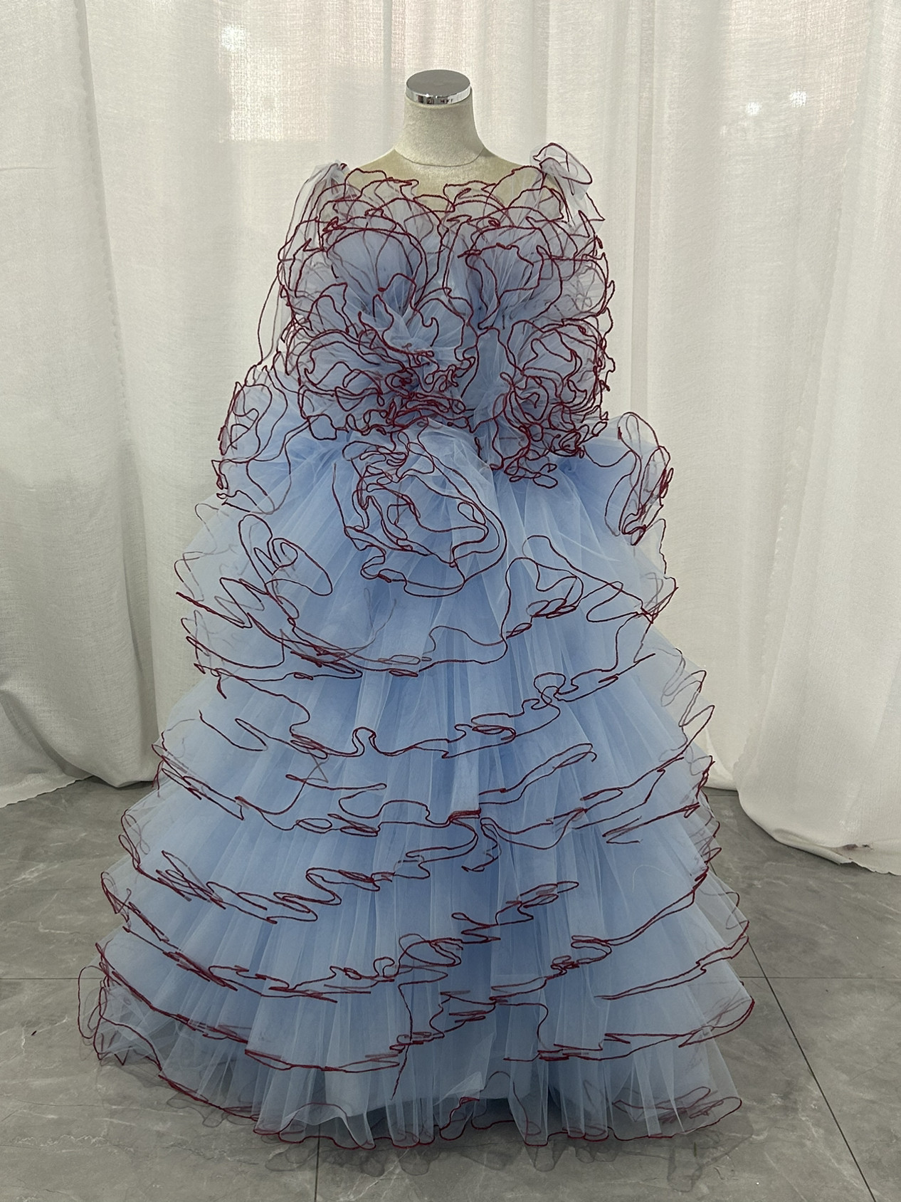 人気上昇！キャミソール ブルー カラードレス ラッフルフリル ボリュームドレス 揺らめく裾 前撮り