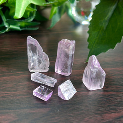 17mm 1個 ヒマラヤ水晶 龍頭（ドラゴンヘッド）手彫り彫刻 天然石 横穴