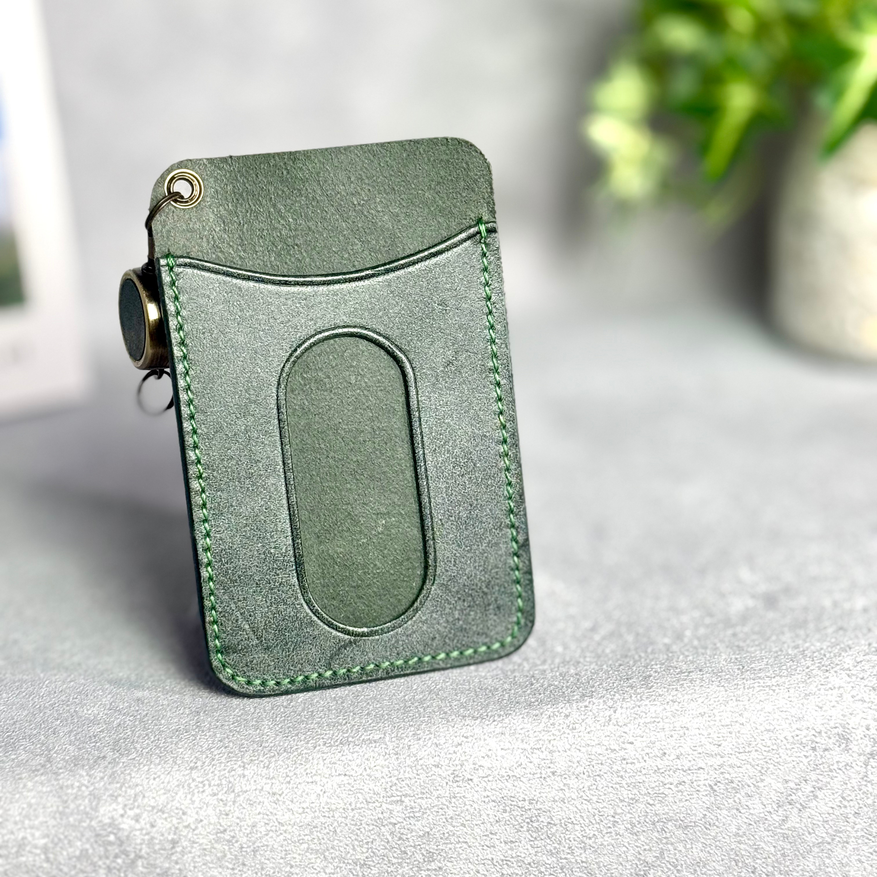 育つ革で作った長く使えるパスケース