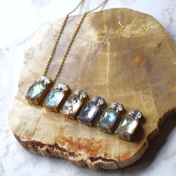 特別価格【残り①②・1点もの】香水　フレーム　アバロンシェル　×　クリスタルガラス　サージカルステンレスネックレス 7枚目の画像