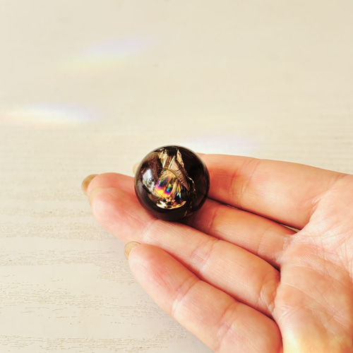 虹入り♫スモーキークォーツの丸玉(24mm) 天然石 虹色の星 通販