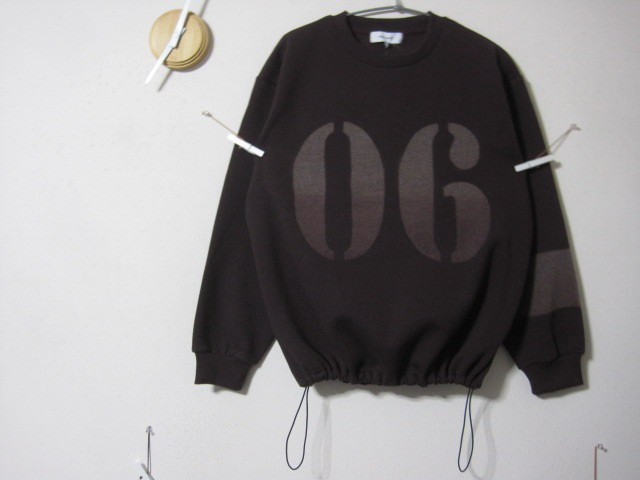 1点　ドローコード付き　トレーナー　ラージナンバー【06】ダークプラム　　トレーナー／ジャージ／ロンT／スウェット