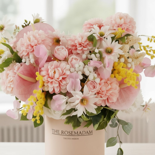 光触媒フラワー ボックスアレンジ｜ダリア主役の春色ギフト｜大きめボリューム 光触媒フラワー ダリアの咲き誇るボックスフラワーアレンジメント