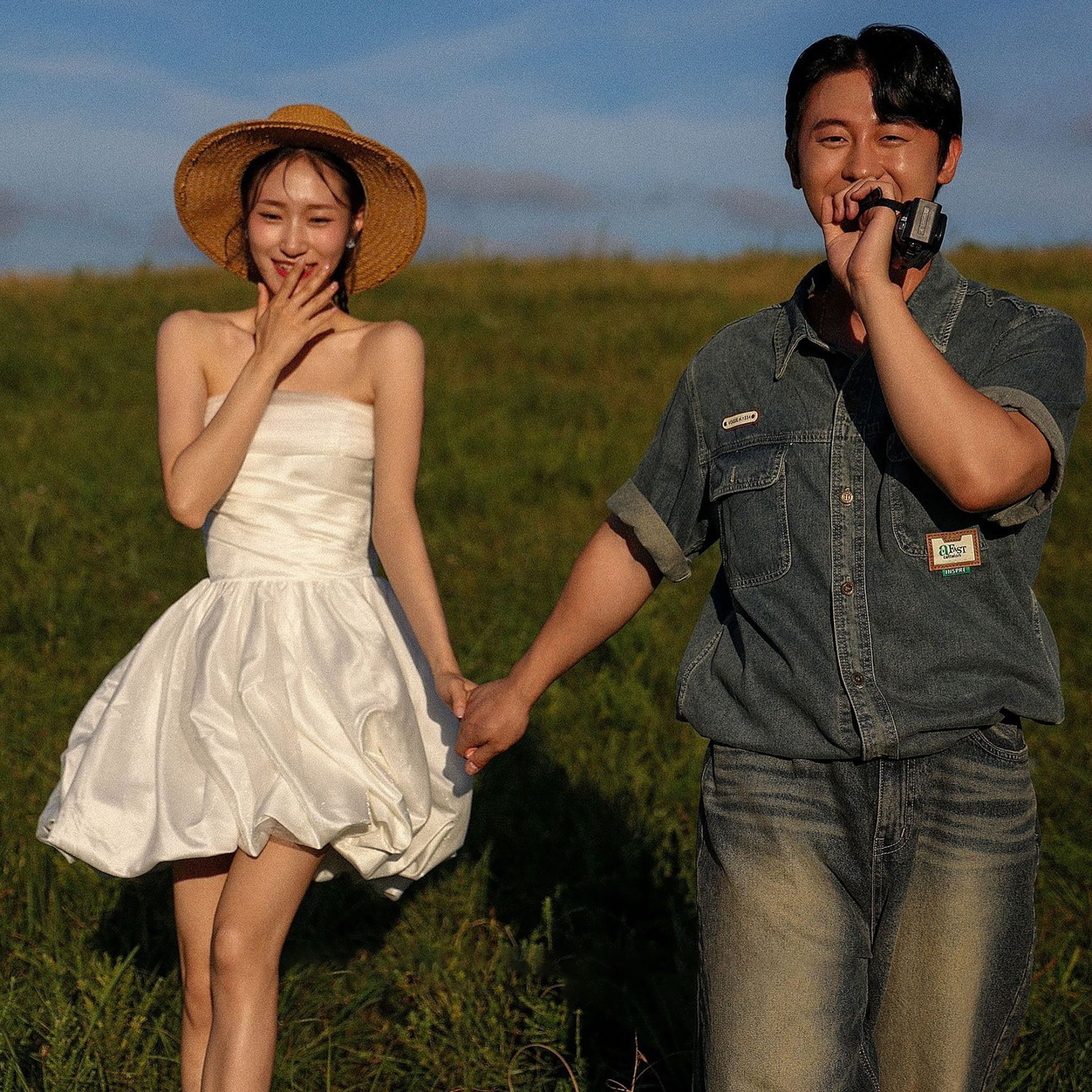 高級感 白 オフショルダー ショート丈 ウェディングドレス シンプル 韓国風 花嫁 披露宴 演奏会 前撮り HL1137