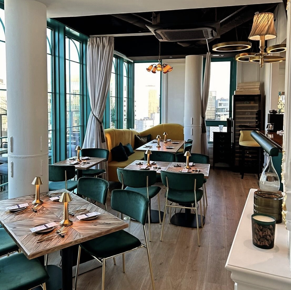 ネイティブデザインテーブル　W700×D700  ダイニングテーブル　カフェテーブル　アイアン脚　店舗什器