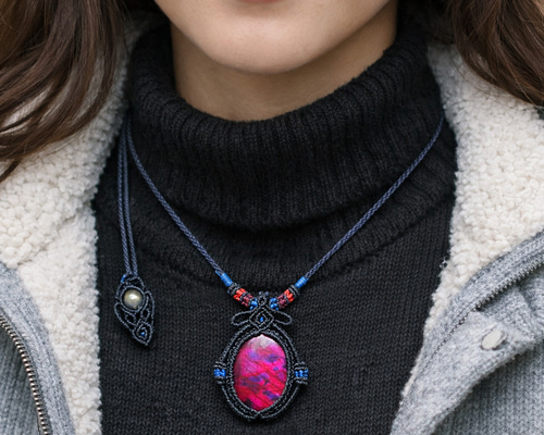 『薄紫咲』パープルレピドライトとクンツァイトのマクラメペンダントネックレス 薄紫咲』パープルレピドライトとクンツァイトのマクラメペンダント