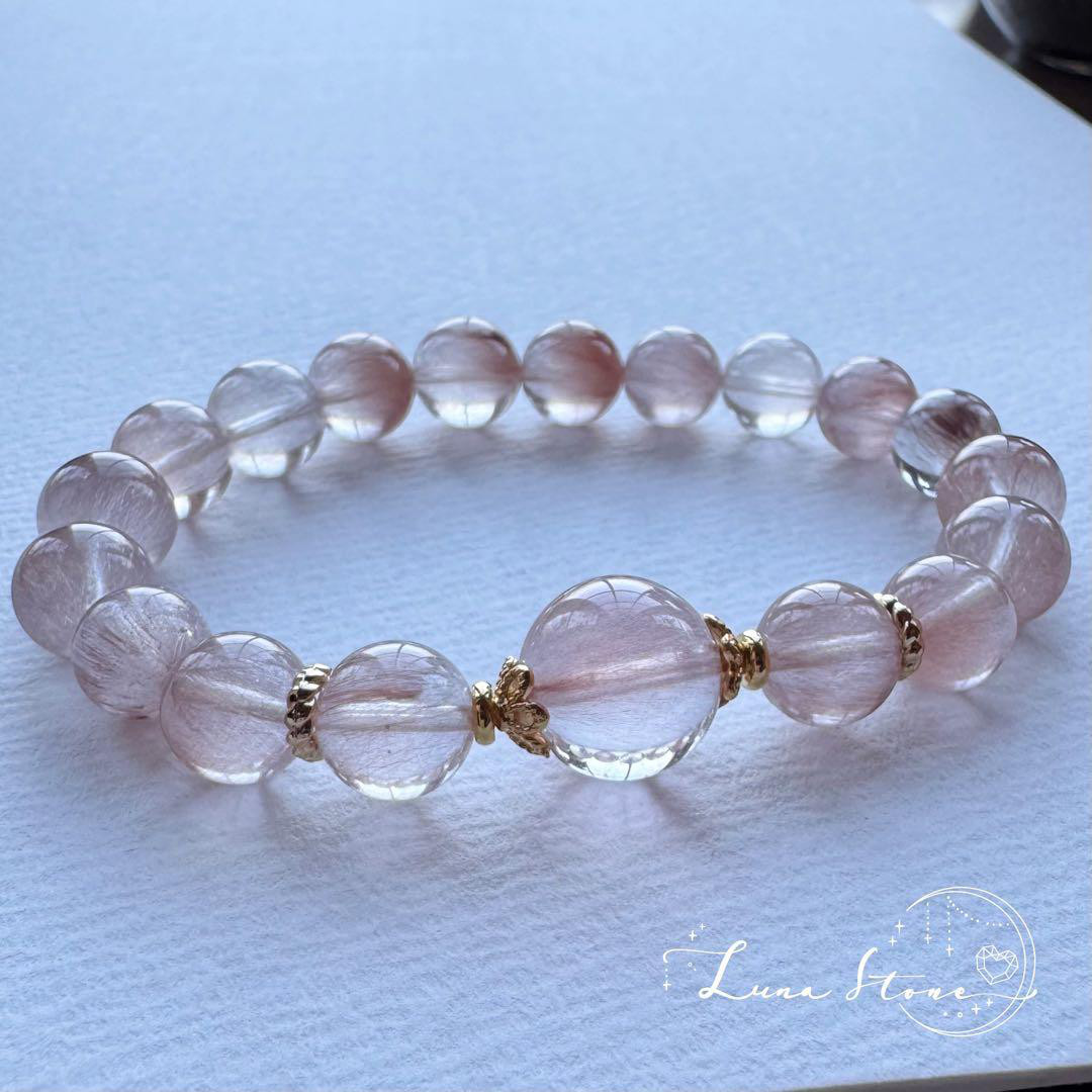 【ピンクサゲニティッククォーツ】淡く優しい針状内包の輝き 天然石 ブレスレット