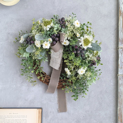 優しくきらめくクリスマスリース❇木の実とユーカリ❇ シャビー北欧