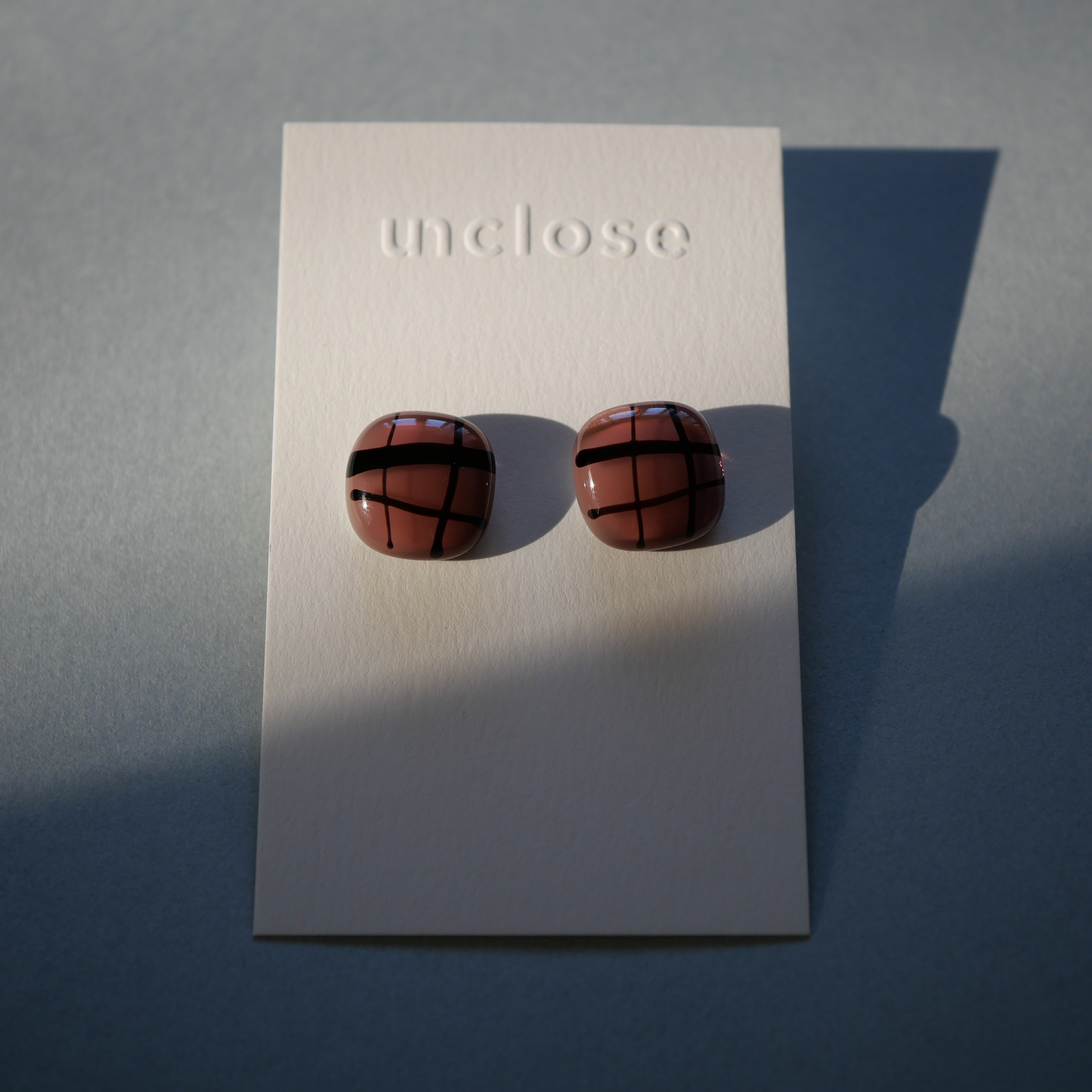 お菓子みたいなガラスのピアス Purpleイヤリング変更可能 14kgf サージカルステンレス316 金属アレルギー対応