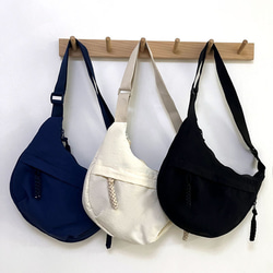 レディース ファッショナブル ナイロンバッグ 学生用 授業用 斜めがけ 大容量 ショルダーバッグ  旅行用 餃子バッグ 3枚目の画像