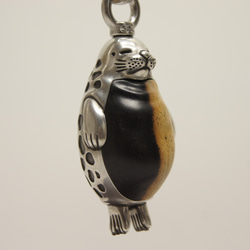 カエル ☆パロサント（木材）ピューター（金属） キーホルダー or 置物