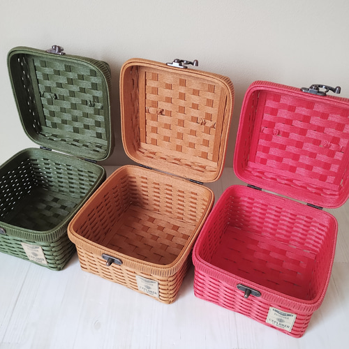 ♡ ハンドメイド♡バスケット(小) クラフトバンド♡ムースピンク♡ フタ付きバスケット(小) しかく 紙バンド クラフトバンド フリー