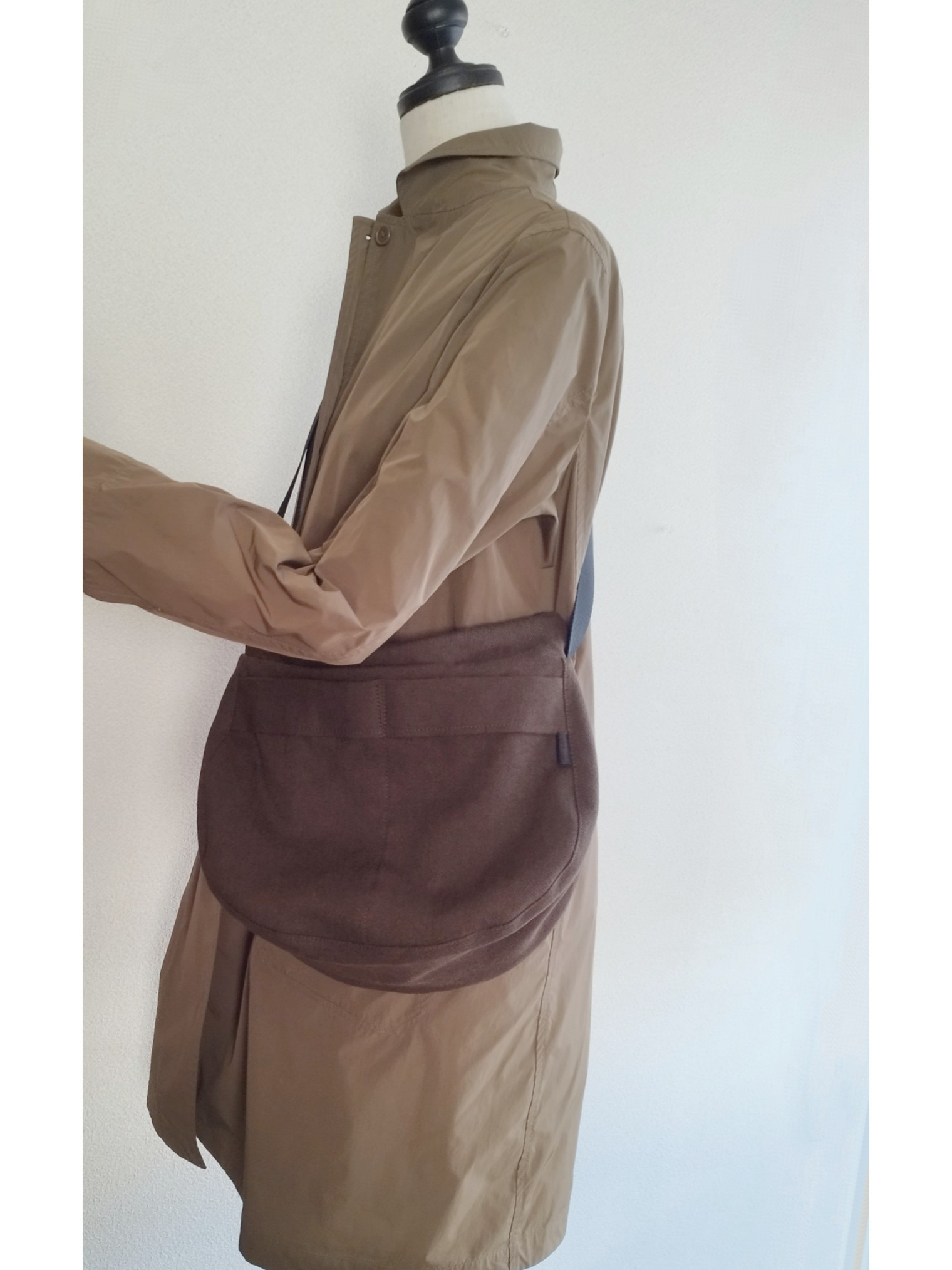 ななめがけ ショルダーバッグ ブラウン  サコッシュタイプ