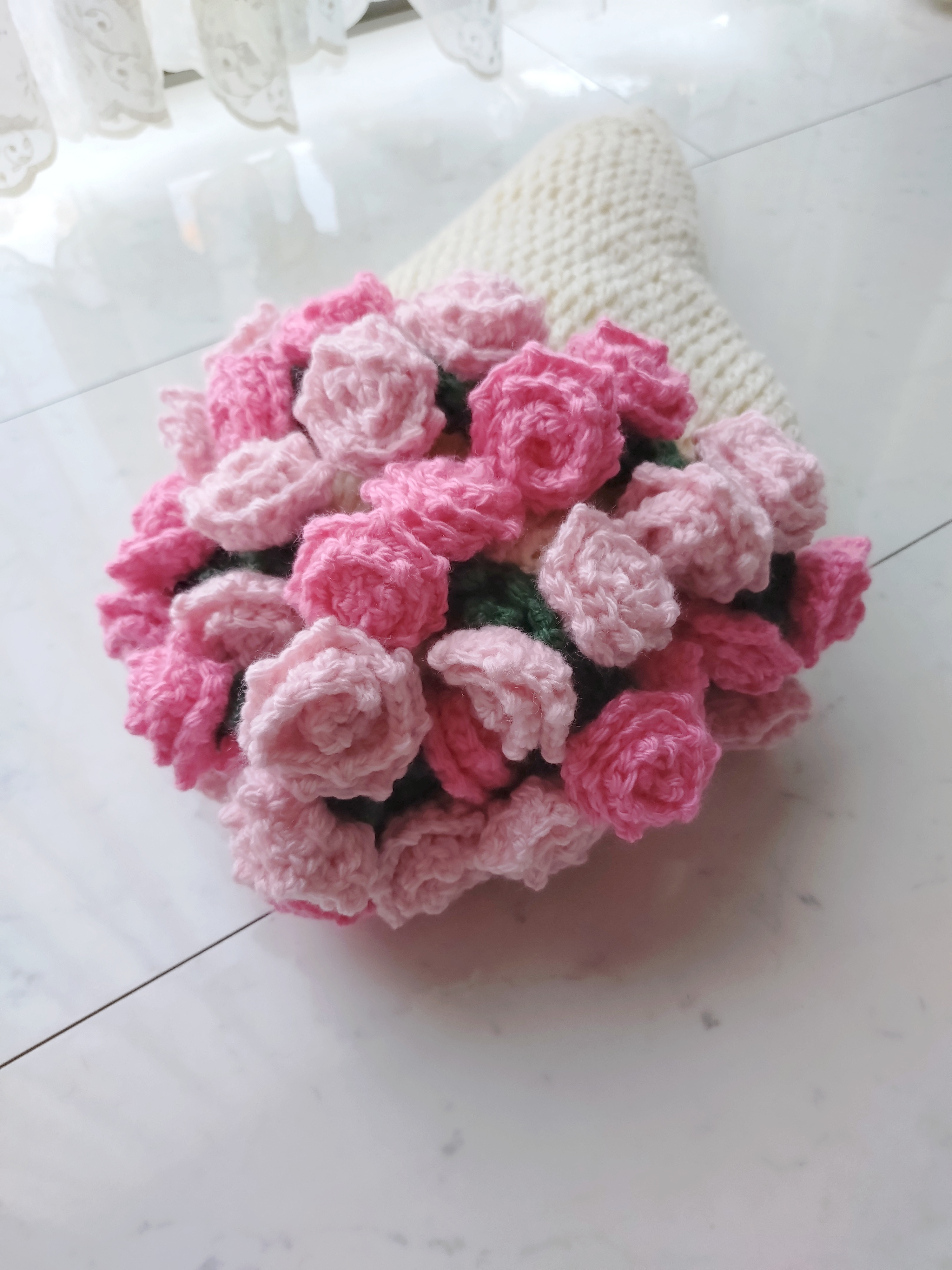 【再販】花束 ブーケ ブランケット 薔薇 バラ ピンク系 母の日 贈り物 プレゼント 誕生日 バースデー 冷房対策 編み 5,032円