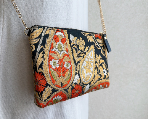 絹の帯からサコッシュ／ポーチ 更紗花文柄 帯リメイク427 サコッシュ