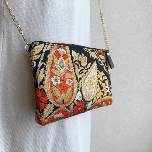 絹の帯からサコッシュ／ポーチ 更紗花文柄 帯リメイク427 サコッシュ