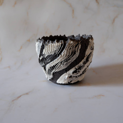 4号白化粧捻り裂紋黒鉢372　塊根植物　多肉植物　アガベ　盆栽　植木鉢　作家鉢　鉢台　沖縄 3枚目の画像