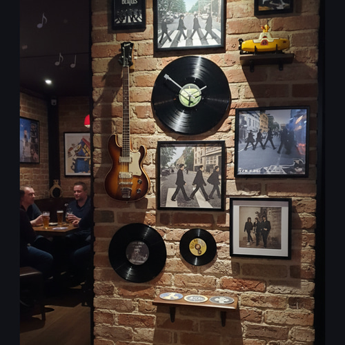 BEATLES好きの掛け時計 レコードプレーヤーウォールクロック