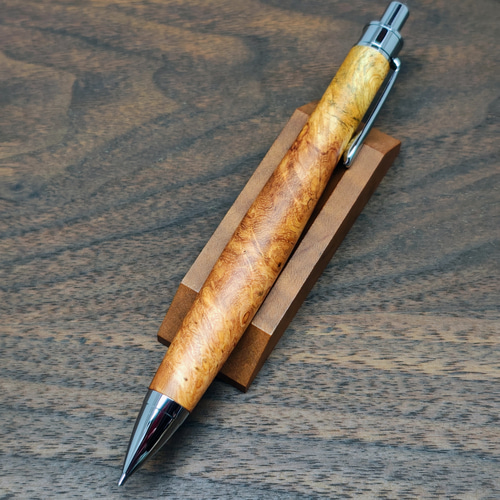 【花梨瘤杢紅白】グラデュエイト万年筆 花梨瘤紅白 万年筆 花梨瘤杢紅白】グラデュエイト万年筆 朱色の銘木