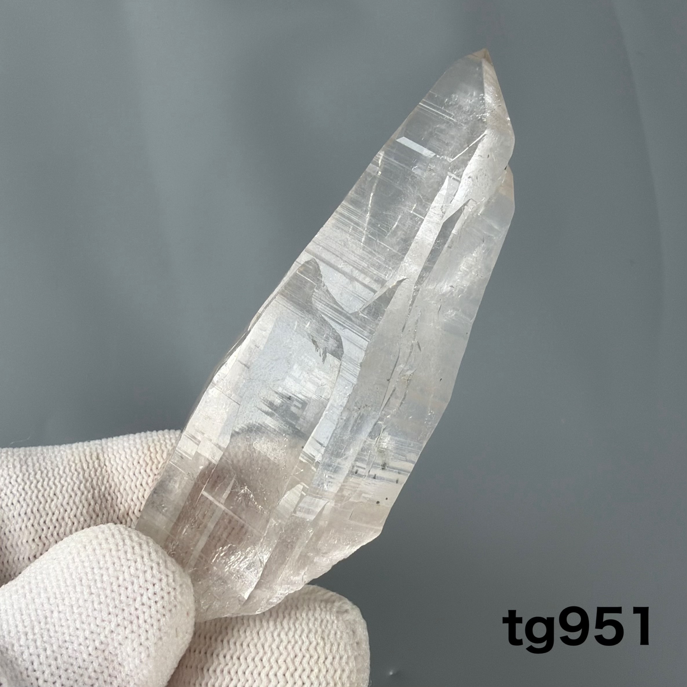 ガネーシュヒマール産 ヒマラヤ水晶  82ミリ 原石ポイント tg951