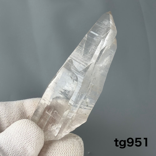 ガネーシュヒマール産 ヒマラヤ水晶 82ミリ 原石ポイント tg951 天然石