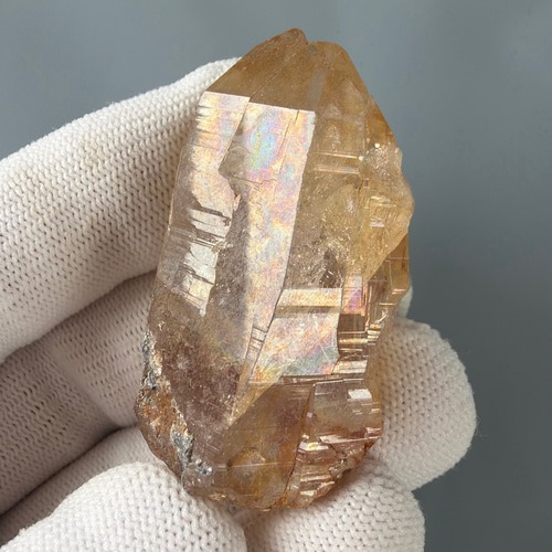 ガネーシュヒマール産 ヒマラヤ水晶 49ミリ ゴールドタイプ ポイント