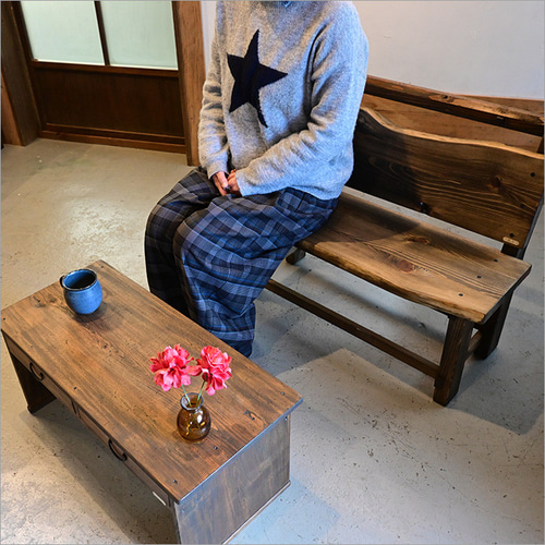 明治後期〜大正期の機織り歯車を使った古材ベンチ｜物語を宿す座れる