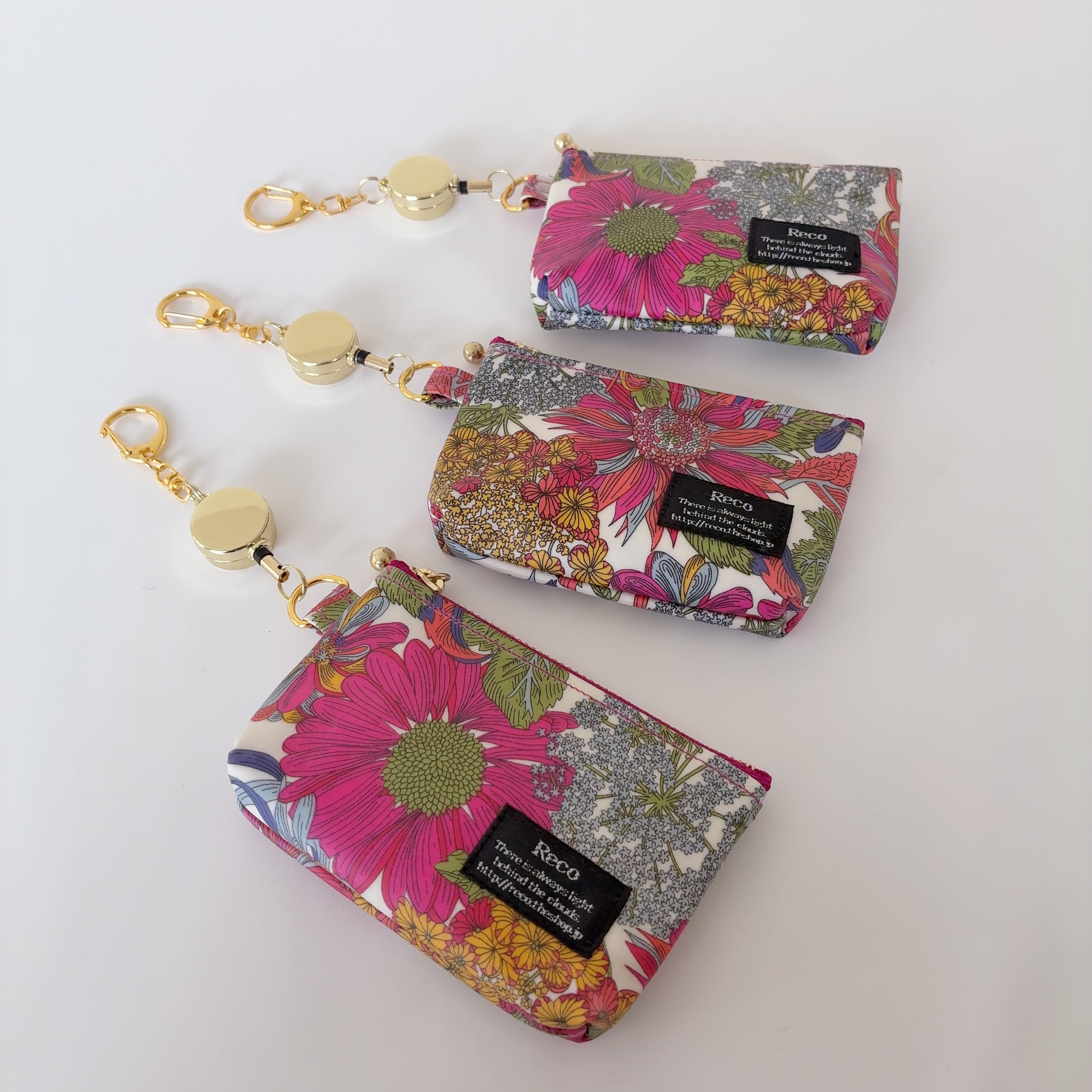 【リバティ・ラミネート】パスケース（ポケットあり）アンジェリカガーラ　マゼンタ