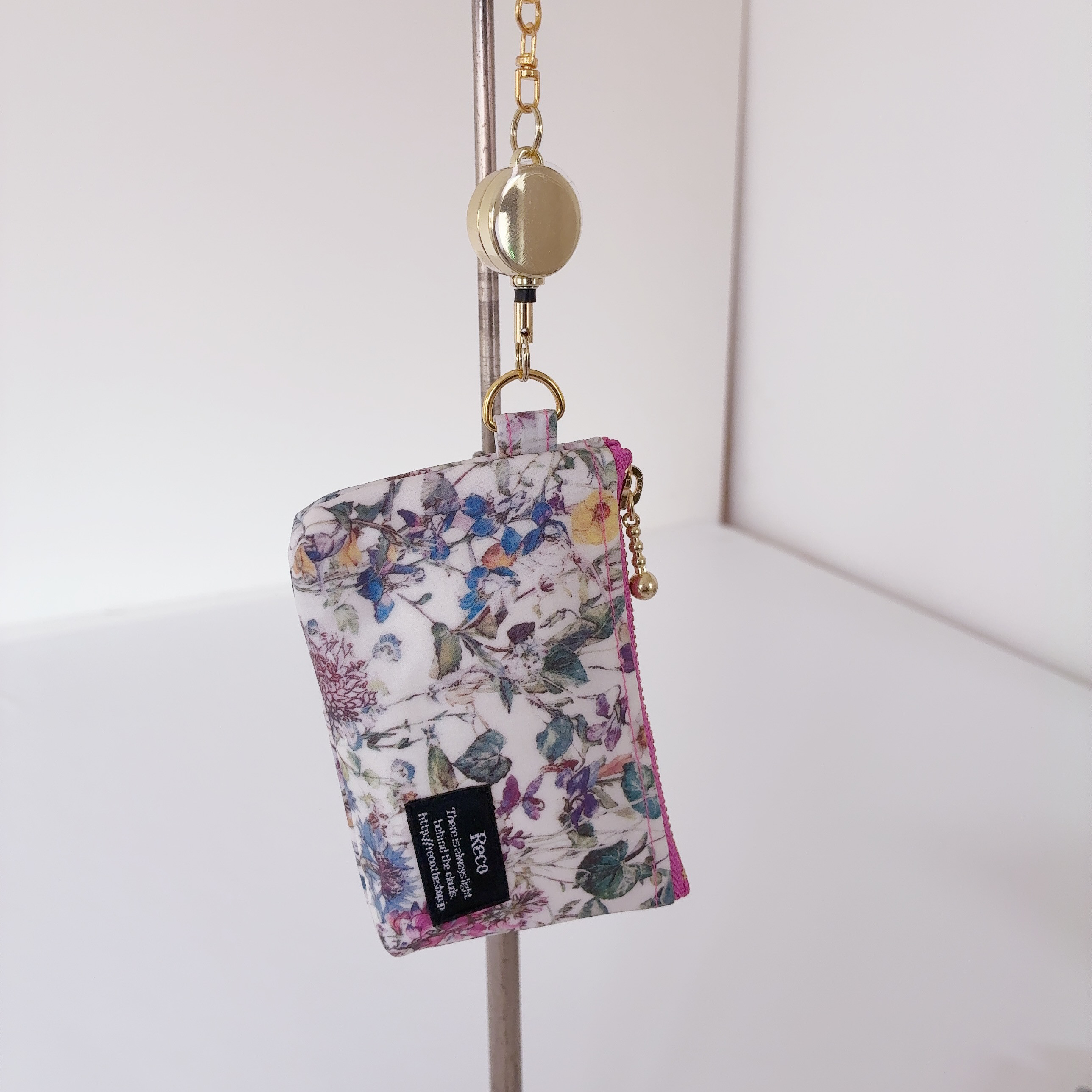 【リバティ・ラミネート】パスケース（ポケットあり）ワイルドフラワーズ