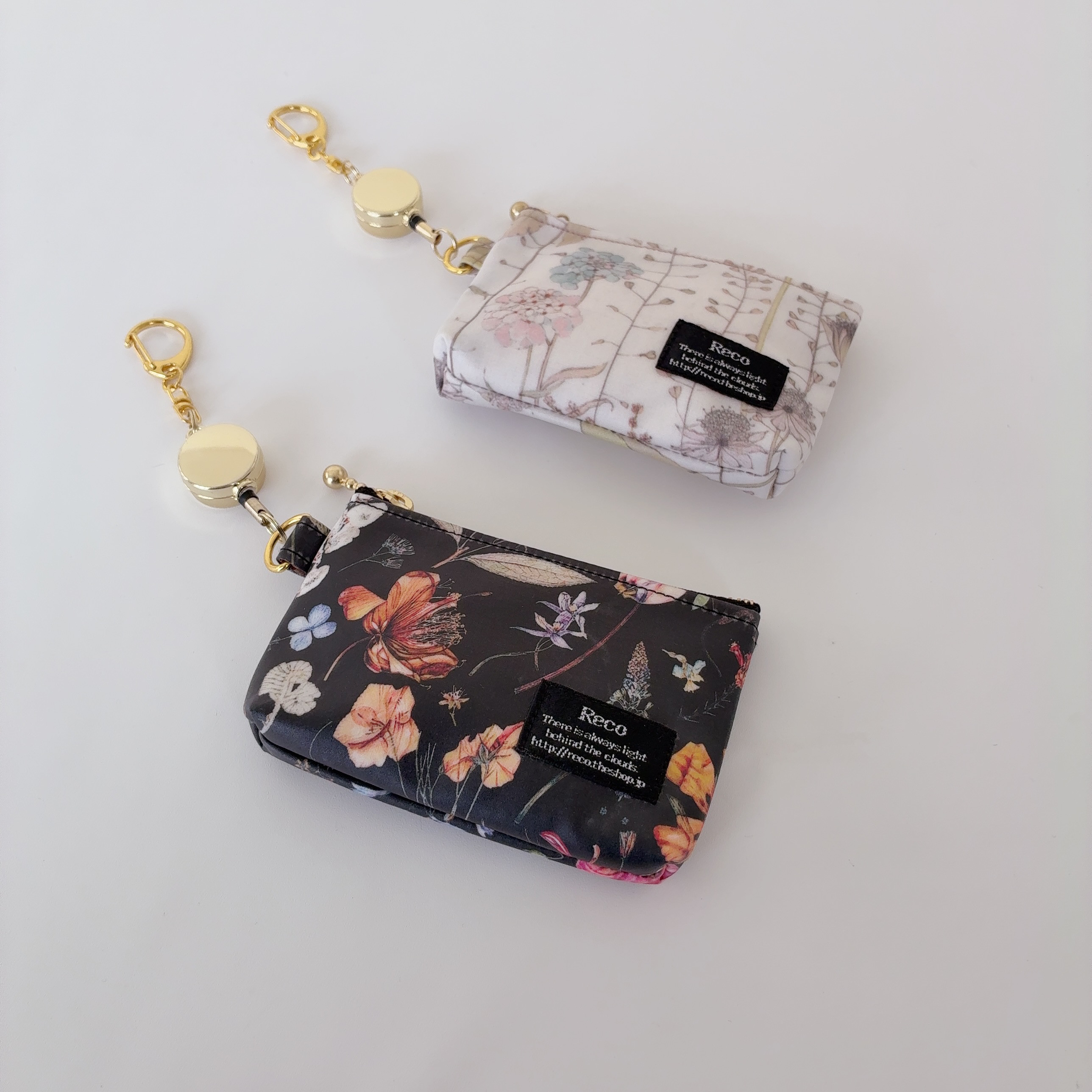 【リバティ・ラミネート】パスケース（ポケットあり）フローラルイブ　イルマ