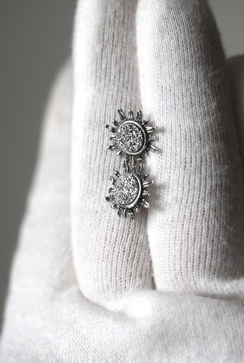 ドゥルージー６　S925アンティークシルバー太陽ピアス